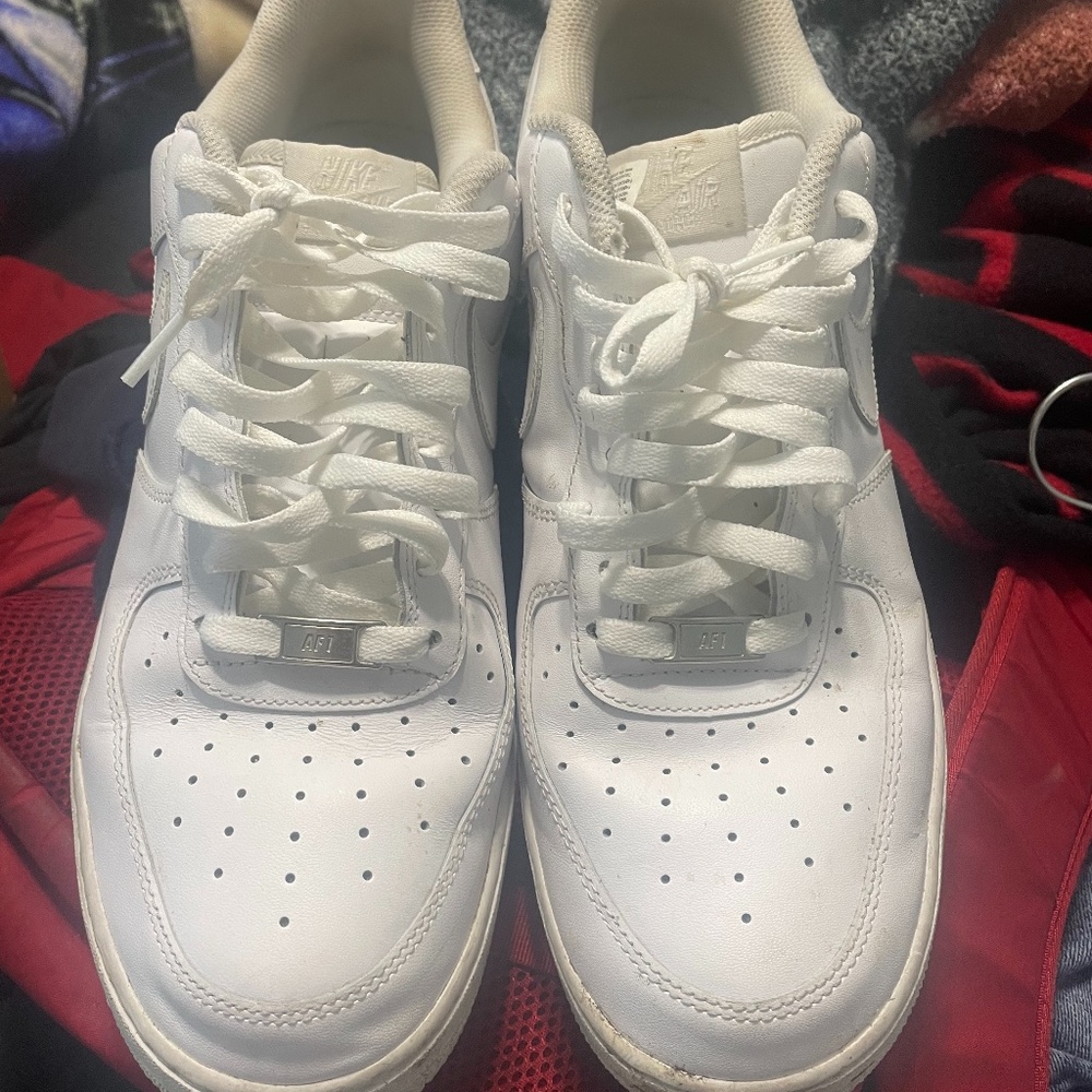 All white air force one g fazos